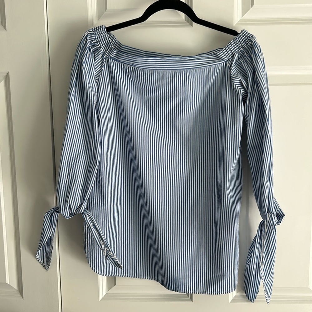 CJ Lang Off the Shoulder Top w Tie Sleeve